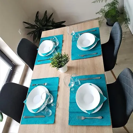 Azzurro-top Floor In Quiet Neighborhood, Free Private Parking *